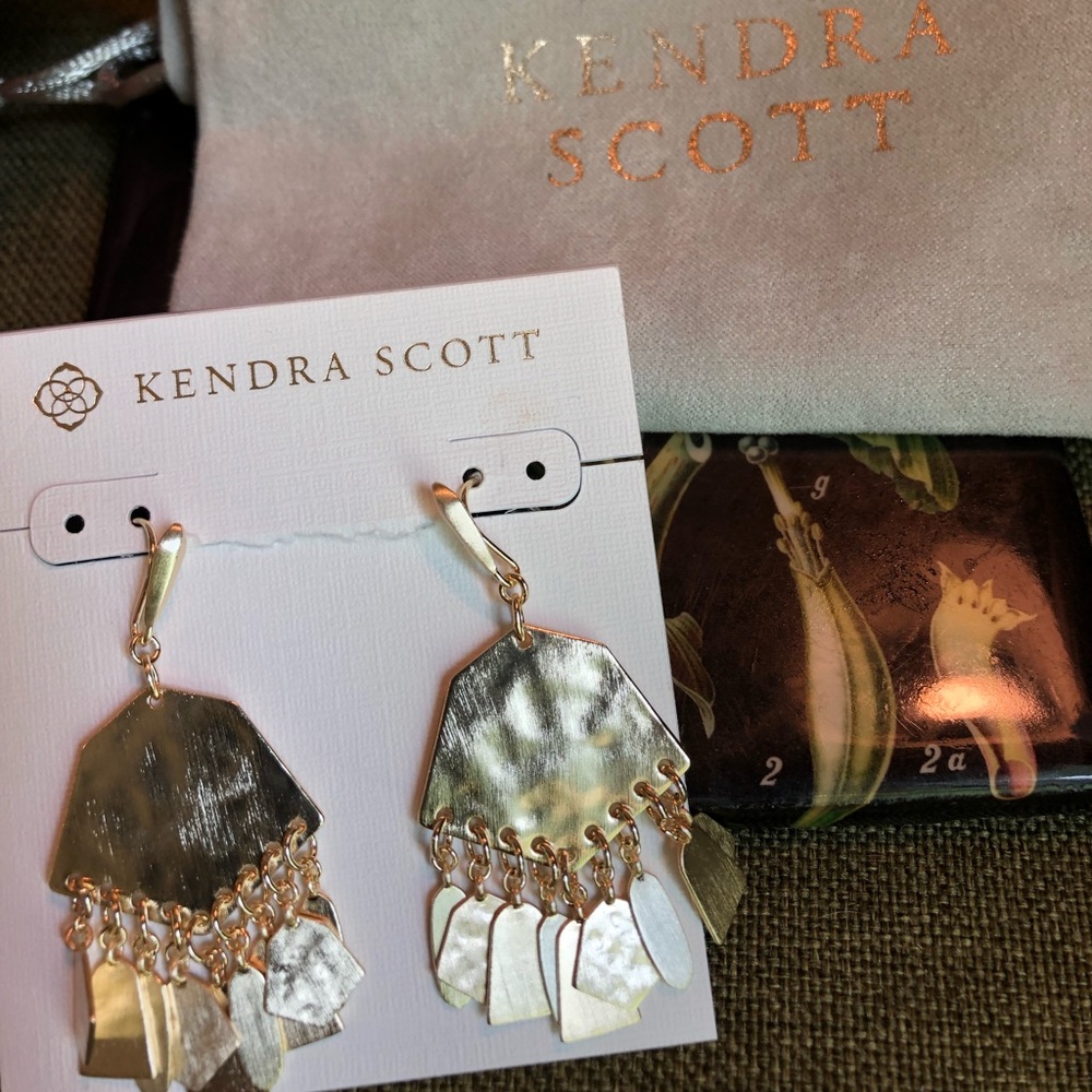 Kendra Scott hammered gold metal earrings w fringe
